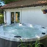 Homestay Tini Sauna Basen *