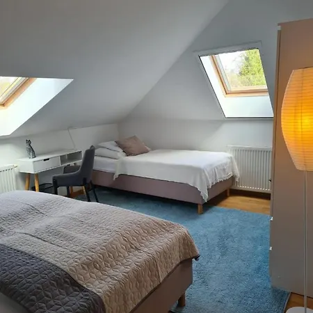 Δωμάτια σε οικογενειακή κατοικία Tini Sauna Basen