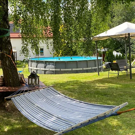 Tini Sauna Basen Habitación en casa particular Gościno