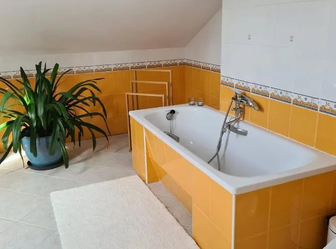 Privatunterkunft Tini Sauna Basen