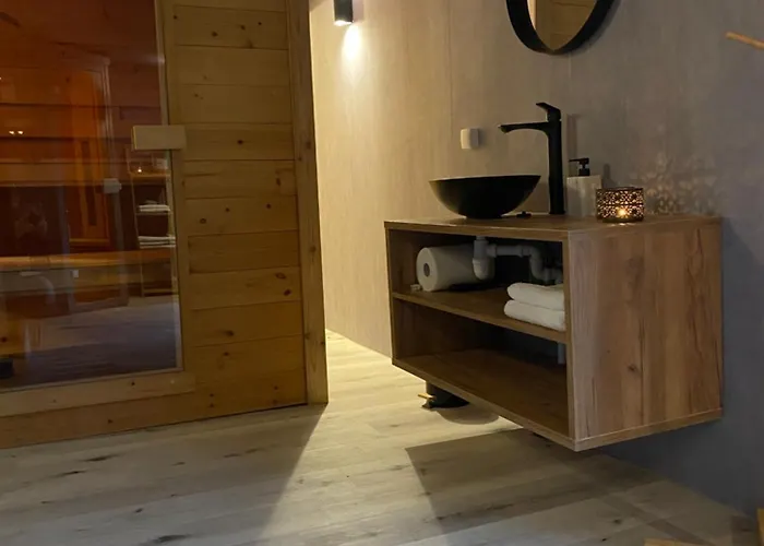 Privatunterkunft Tini Sauna Basen